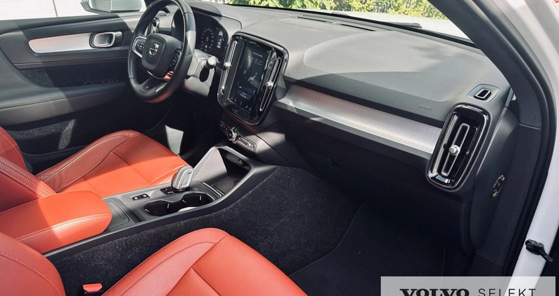 Volvo XC 40 cena 134900 przebieg: 66884, rok produkcji 2019 z Poznań małe 562